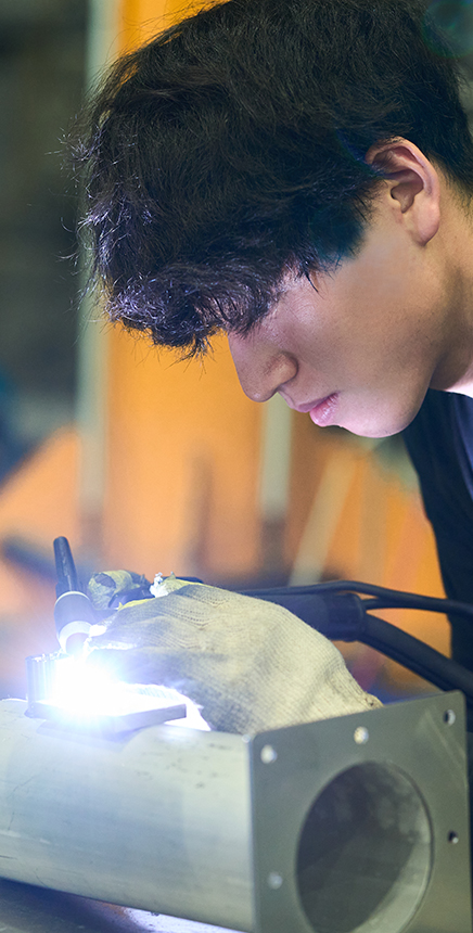 写真:精密加工のイメージ